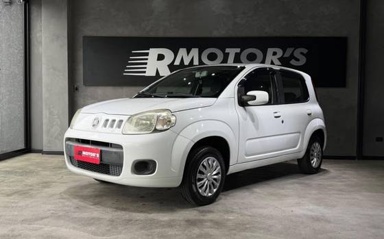 FIAT UNO 1.0 VIVACE 8V FLEX 4P MANUAL FIAT UNO 1.0 VIVACE 8V FLEX 4P MANUAL